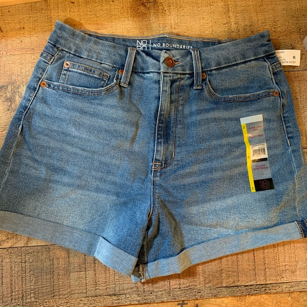 No Boundaries Super High Rise Curvy Mom Shorts 11